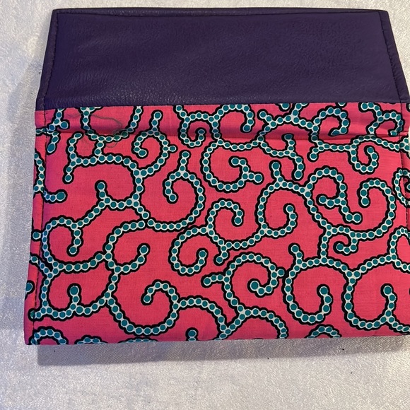 Custom print and leather clutch - Picture 4 of 5